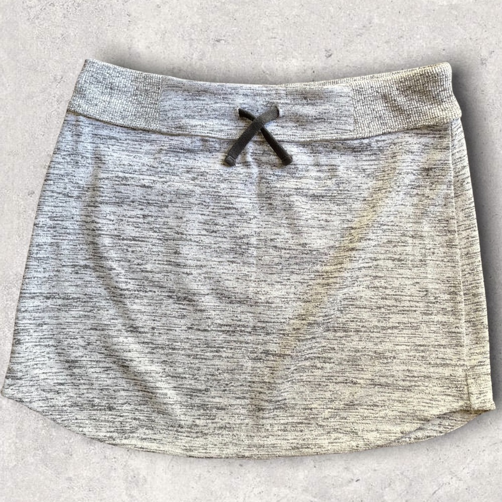 ATHLETA Gray Downplay Skirt, Size Medium